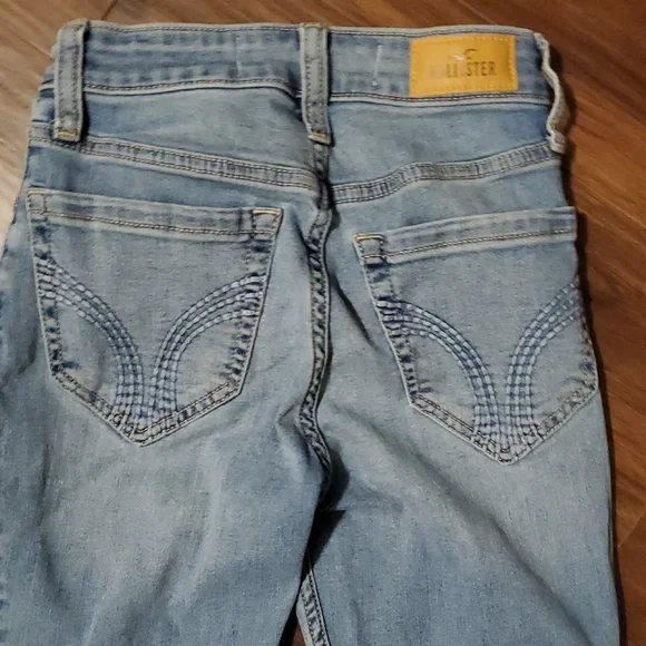 Hollister High Rise Flare Jeans - Picture 5 of 6